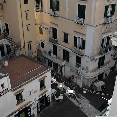 Amalfi Old Square Room & Apartments , 73 Steps From The Street-2